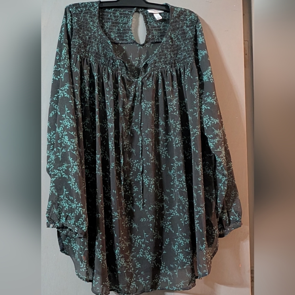 Liz Lange Black and Teal Floral Blouse